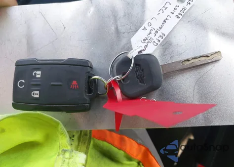 2018 Chevrolet Silverado 1500 1Lt из США, поврежденный, VIN 3GCUKREC0JG491315